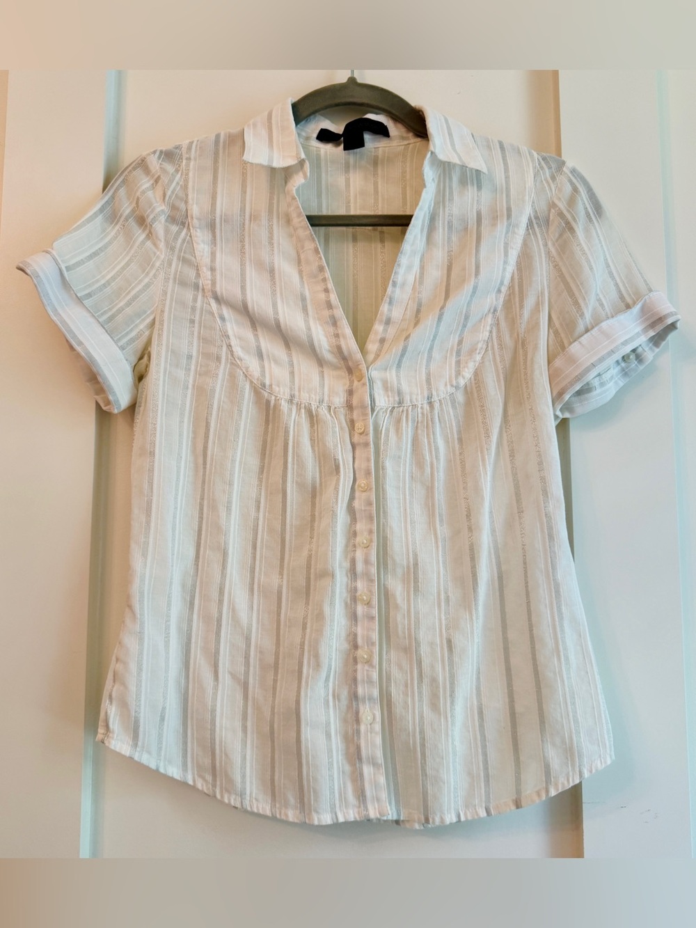Women’s EXPRESS Short-Sleeve Button Front Top in White and silver glitter Stripe